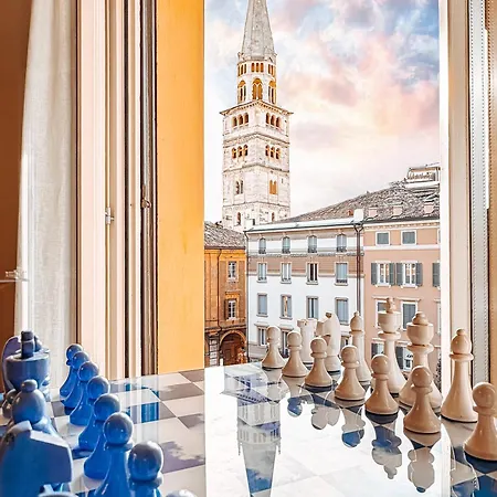 Apartament Attico D'autore In Piazza Con Vista Ghirlandina *
