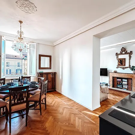 Apartament Attico D'autore In Piazza Con Vista Ghirlandina Modena