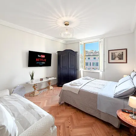 Attico D'autore In Piazza Con Vista Ghirlandina 摩德纳